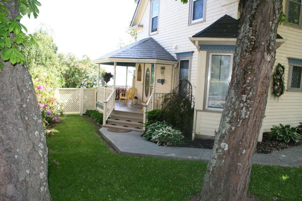 A Boat To Sea Bed & Breakfast North Sydney Exterior photo